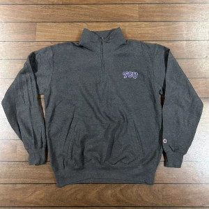 Champion TCU Half zip sweatshirt  - Snygg vintage sweatshirt i storlek L! Bara att skriva om du undrar över något🙏