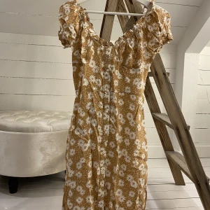 Klänning 🌸 - Klänning från Gina strl 36 💗 Mer rosa i verkligheten