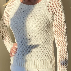 Tröja - Snygg stickad tröja, använd få gånger 