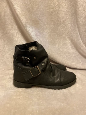 Boots strl. 38 - Endast använda 1-2 ggr.