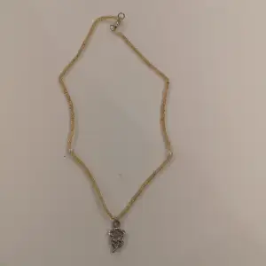 ✨Gulligt Halsband gjord av mig✨