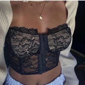 Korsett från By Anastasia - Säljer denna populära toppen från By Anastasia i strl s💓