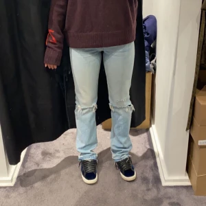 Raka jeans - Så snygga raka jeans från Zara. Mid Rise