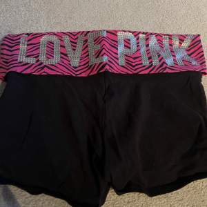 Victoria’s Secret PINK shorts med strass.