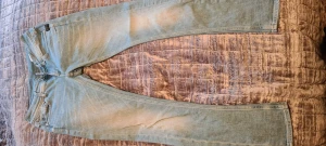 G-star - I skick som nya. Köpta på G-star. Nypris 1699 kr. Ljusblåa. 28 i midjan och 30 på längden. 