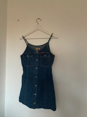 Jeansklänning - Kort jeansklänning