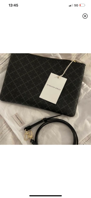 MALENE BIRGER VÄSKA NY - Jätte fin Malene Birger väska, ny med dustbag och tag.✨ nypris 1105kr✨ Frakt ingår inte☺️ 