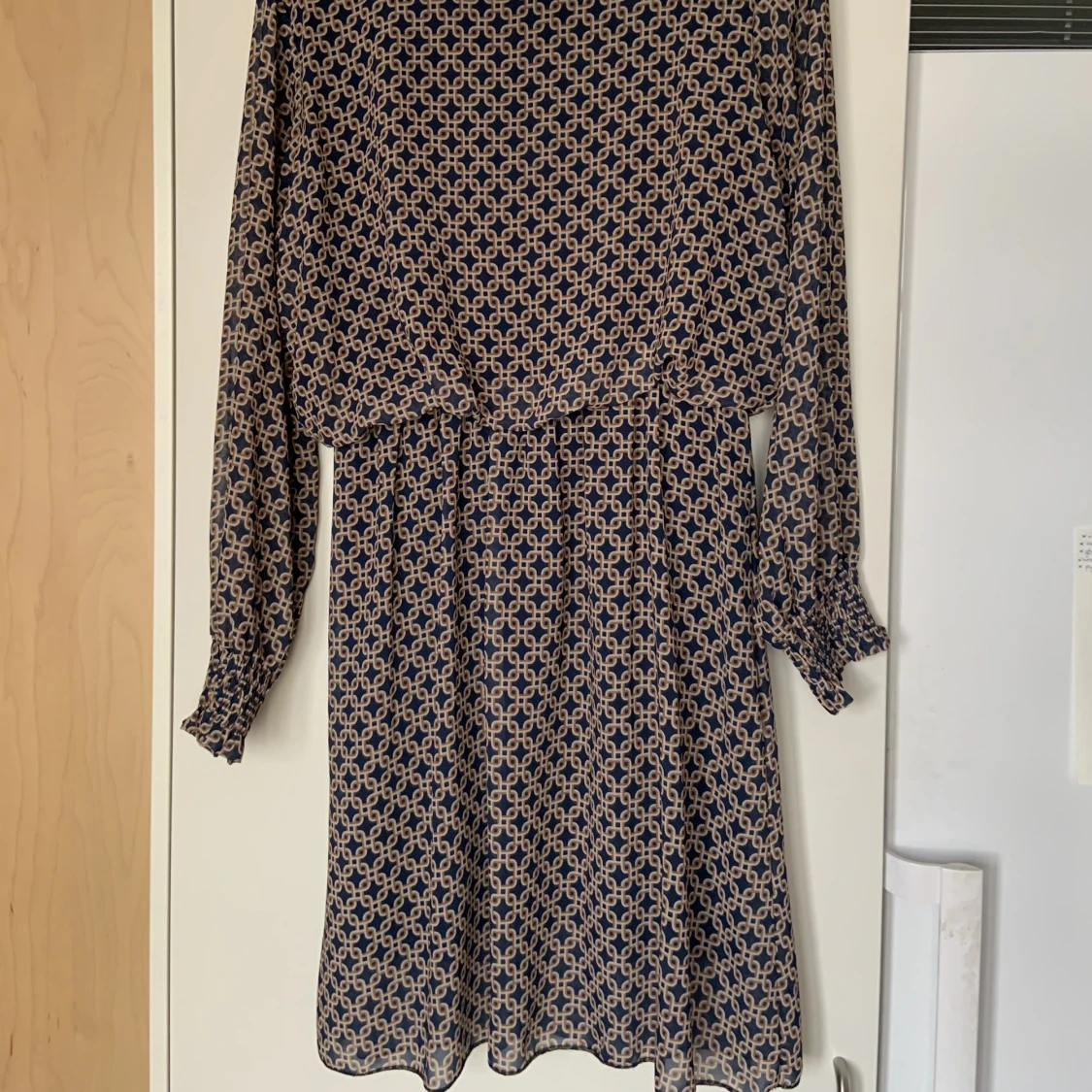 Knälång klänning  - 91