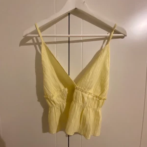 Topp - Topp från shein, oanvänd Köparen står för frakten