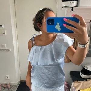 Topp - Topp från ginatricot, använder ej längre. Priset kan diskuteras 💕💕