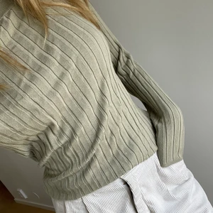 Grön tröja från NA-KD - Säljer denna tröja då jag har den i flera färger 💚