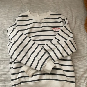 Sweatshirt  - Snygg sweatshirt💗