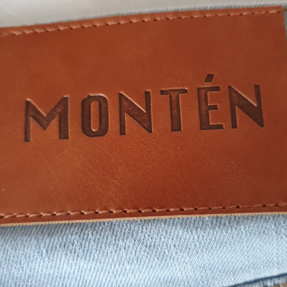 Oanvända jeans från Montén - 91