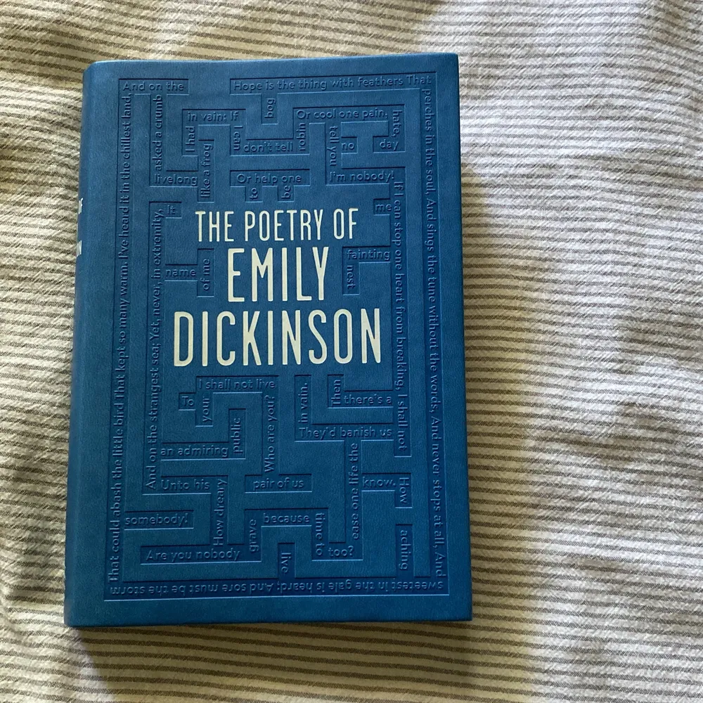 Collector's edition of The Poetry of Emily Dickinson i väldigt fint skick. Pris inkl frakt. Övrigt.