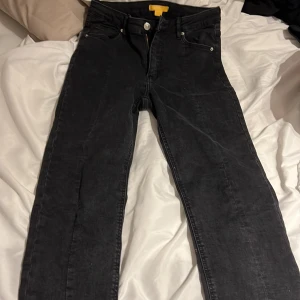 Byxor  - Söker dessa jeans från Gina tricot 