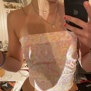 Bandeau topp - En söt bandeau topp som man knyter själv där bak, fraktar och möts upp