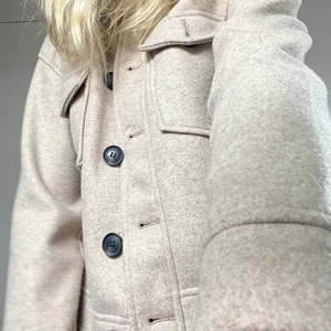 höstjacka från vero moda - jättefin höstjacka från veromoda som tyvärr inte kommer till användning, använd ca 3 gånger💌