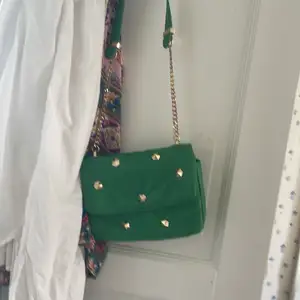  grön väska från Zara 
