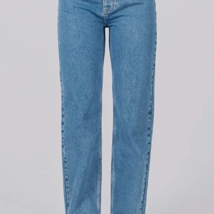 A-DSGN Jeans  - Hej! Jag köpte dessa jeans, men tyvärr var det lite små för mig. Fint skick! Köpare står för frakten.