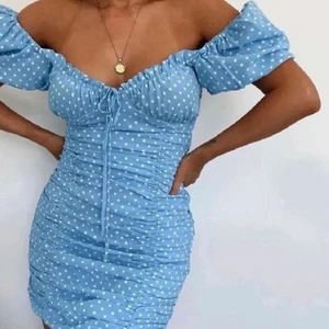 Zara klänning - En blå klänning från zara i storlek s. I en så härlig färg🫶 