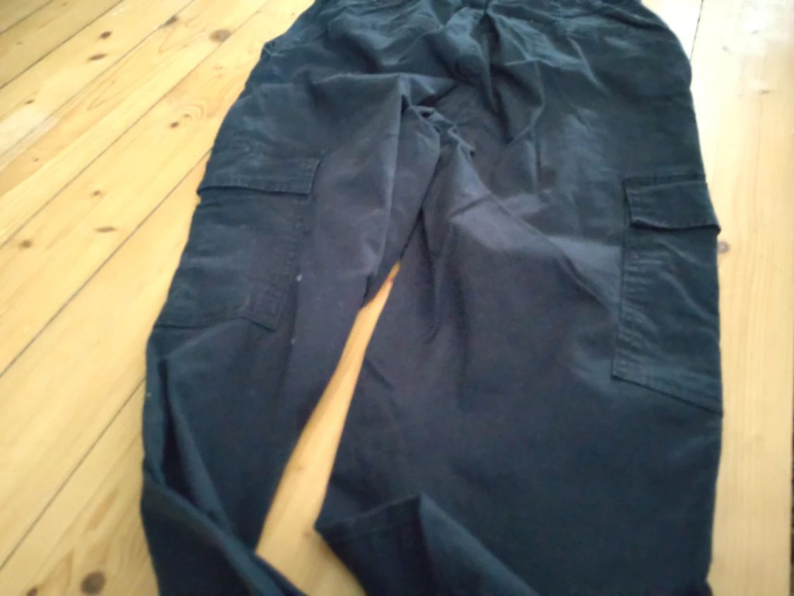 svarta byxor  - 90