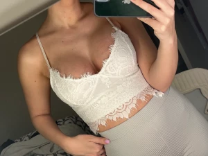 White top  - White top, dressed once, size XS