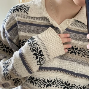 Stickad tröja  - Stickad tröja❄️🗻⛷️