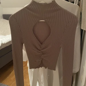 Topp - Nyskick, endast använd en gång.