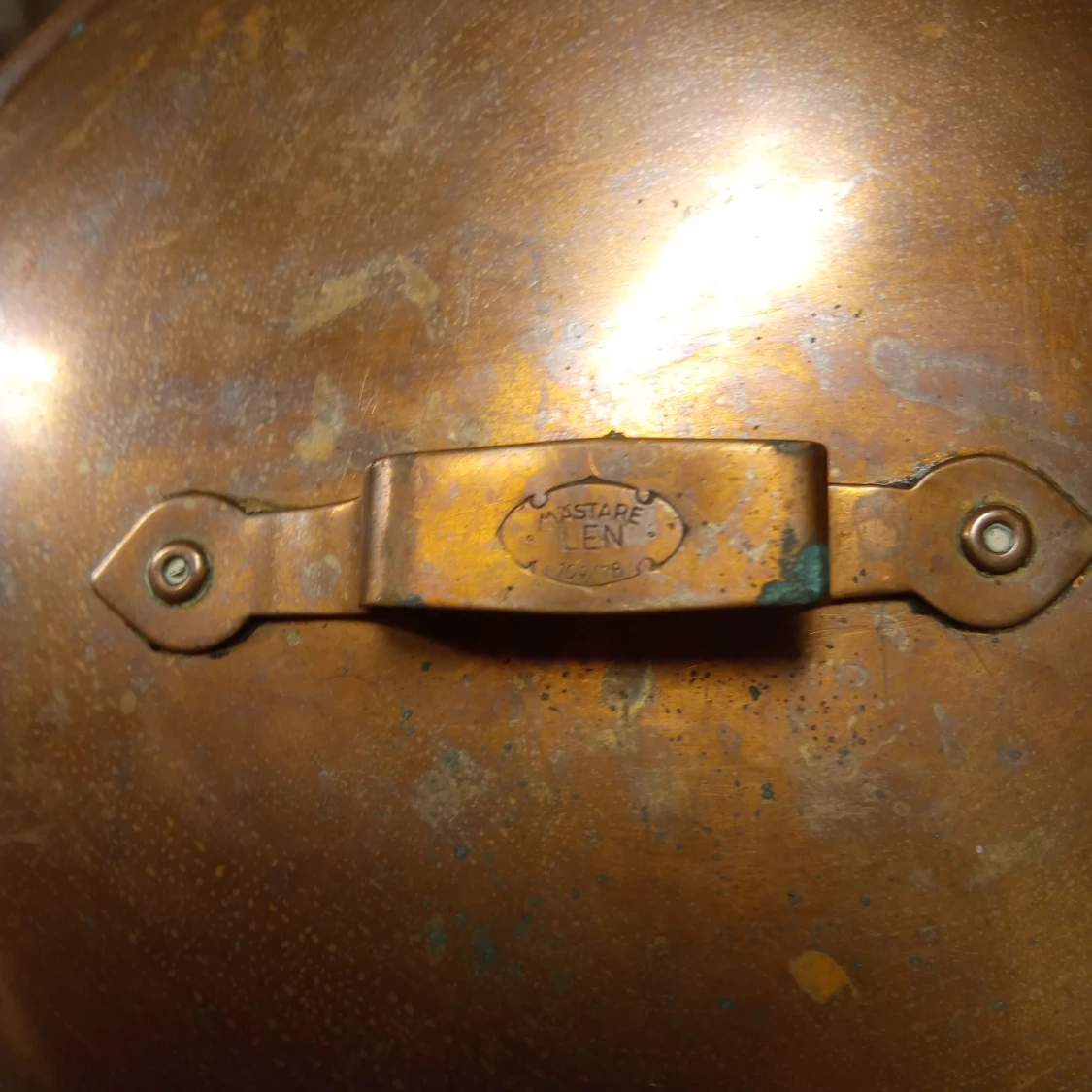 Fyra kopparspislock med handtag och med skrift mästare LEN 109 /78 . - 91