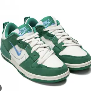 SÖKER gröna Nike dunks som de på bilden!! Pris kan diskuteras!!