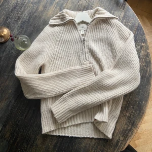 Stickad zip-up vit - Använd fåtal gånger