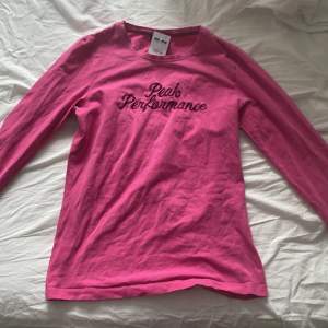 Rosa långärmad tröja från Peak Performance