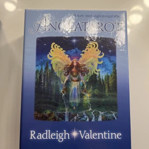 Änglarna tarot Redleigh Valentine - Jätte bra skick! Ordinarie pris är mellan 315-400kr 