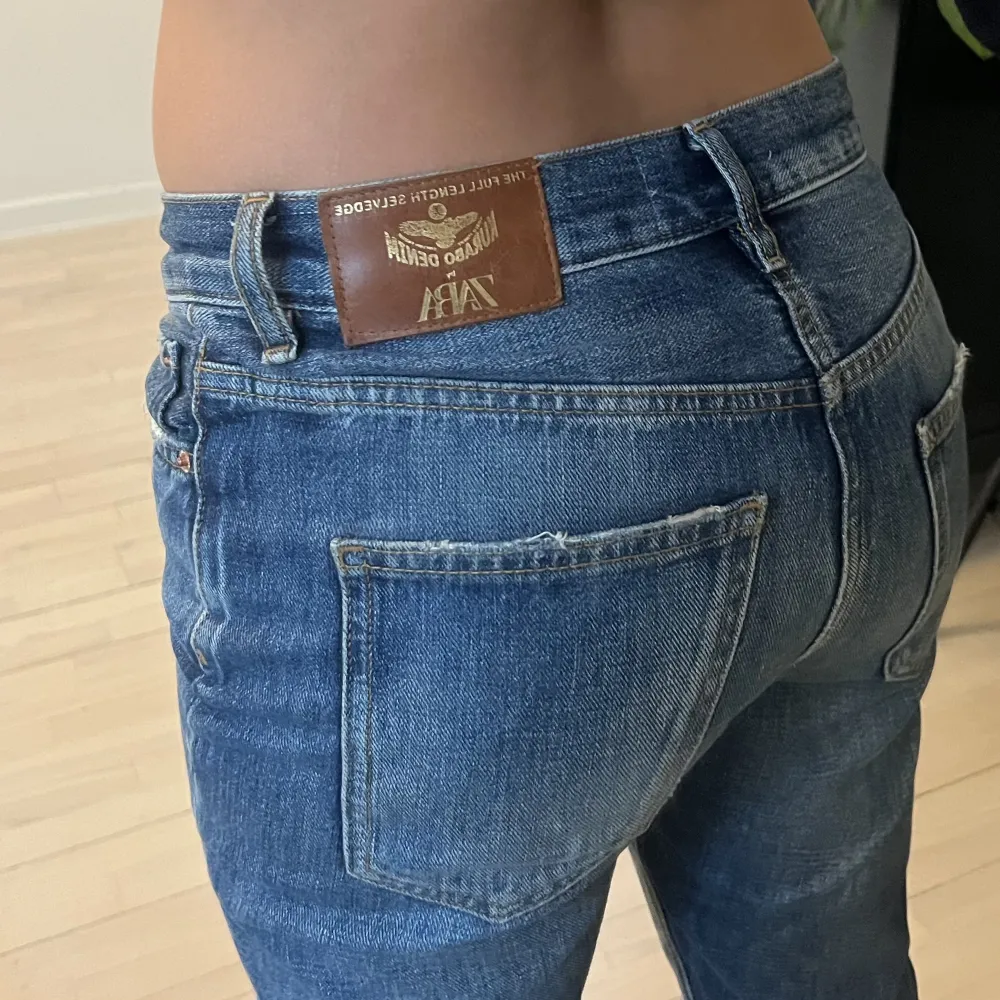 ett par blå jeans från ZARA, i storlek 36, men passar mig med 38 bra. Jeans & Byxor.