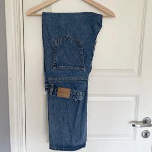 Snygga jeans från Weekday i modellen Voyage🤍 sparsamt använda! 