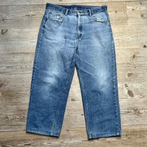 Sköna Zone Jeans med baggy/loose passform, bra skick. Är 175 för referens
