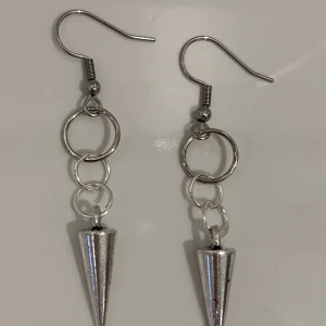 Nit örhängen  - Jättefina nitörhängen💕