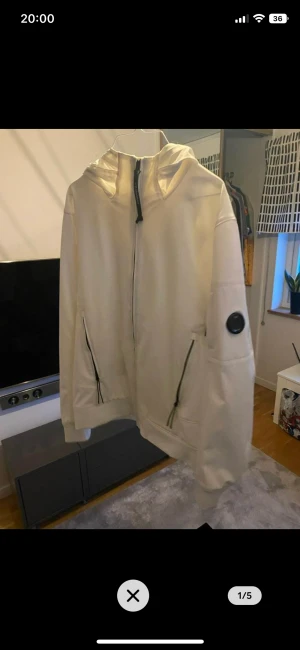 C.p Company jacka - Cp Company jacka i väldigt bra skick använd en gång köpt på Nak i Stockholm 