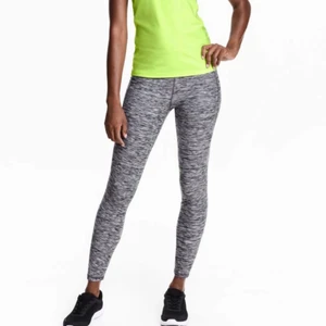 Träningstights - Träningstights från Hm i strl XS, bra skick. Säljs för 80kr + frakt:)