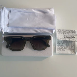 Chmi glasögon  - Chmi 04  Kvitto o allt från förpackningen medföljer  Ny skick, inga repor eller liknade på glasögonen  Ny pris 1195 kr 