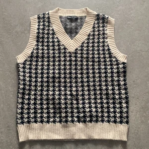 Slipover  - Säljer den här för den aldrig kommit till användning och inte min smak längre 