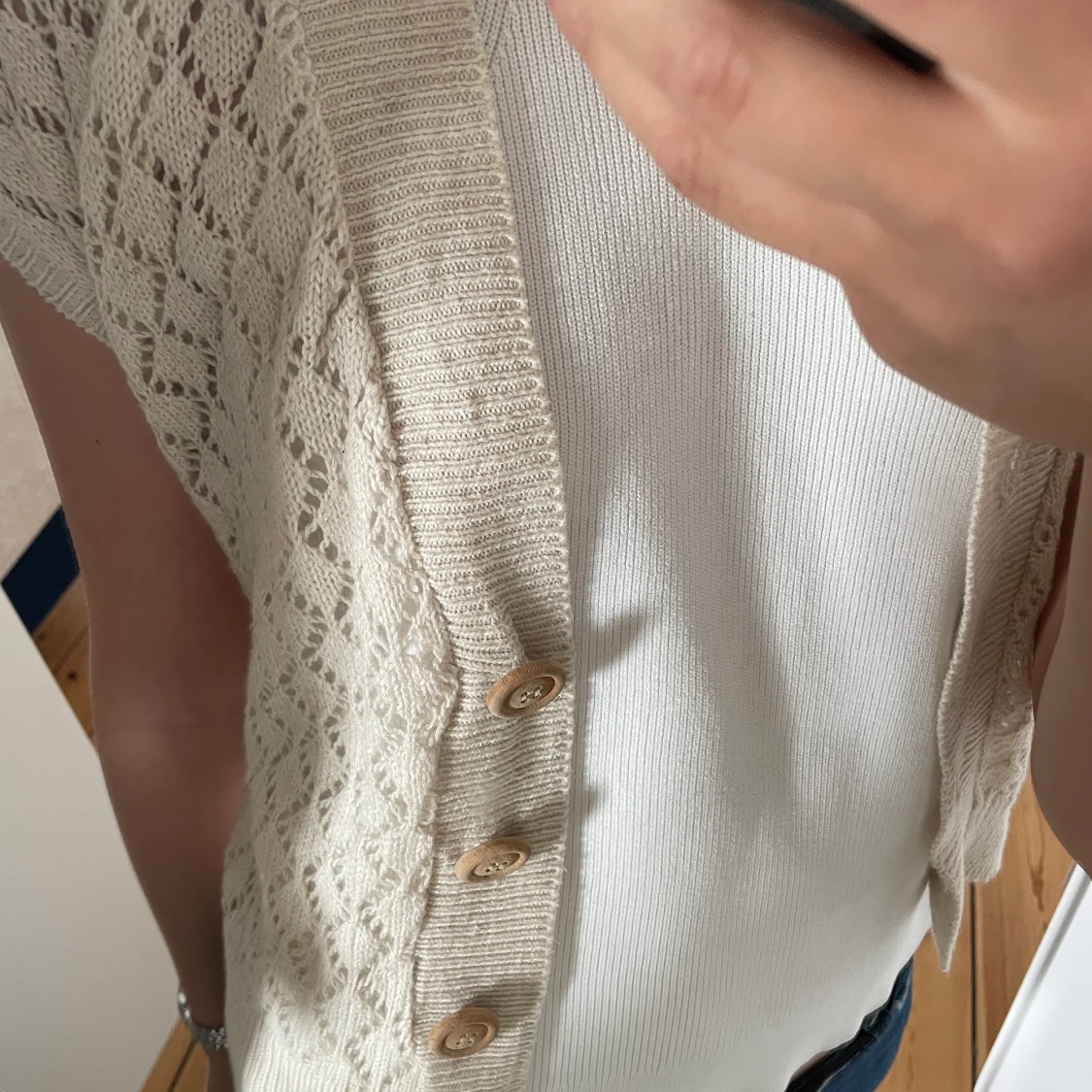 Stickad beige väst - 90