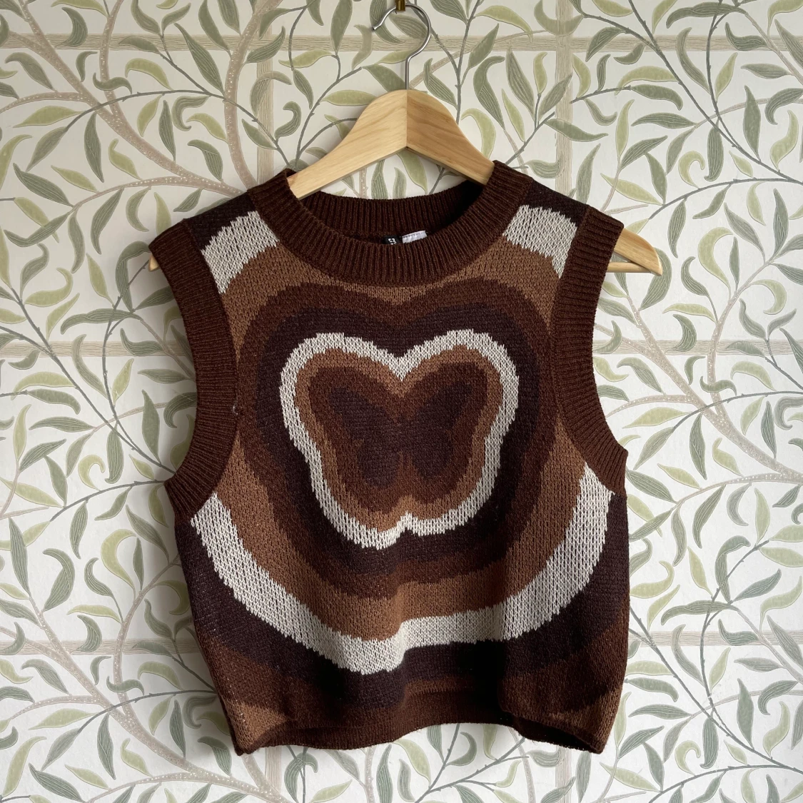 Väst med mönster i storlek S