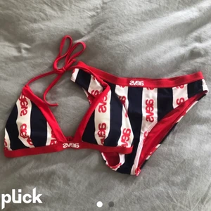 Bikini - Bikini från svea. 60 kr för båda eller 40 kr styck. :)