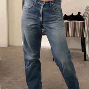 Snygga lågmidjade Levis jeans som är förstora för mig🙌 ( lånade bilder )
