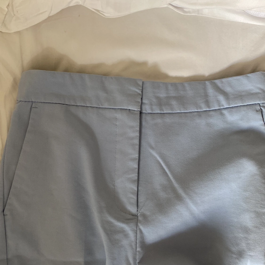 Blåa kostymbyxor  - 90