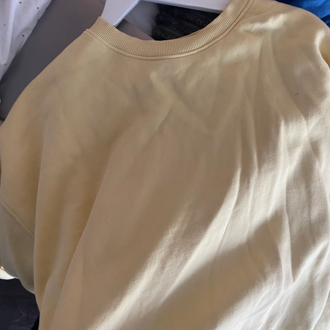 Ljusgul sweatshirt 💗 - 90