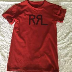 Säljer ralph lauren t shirt Small 150kr