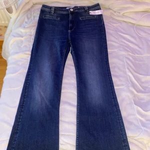 Jeans - skitsnygga jeans köpta på loppis men då är för stora för mig helt nya💞 modell belle 