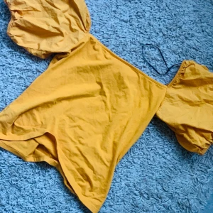 Puff sleeve top - H&M top, Barely used